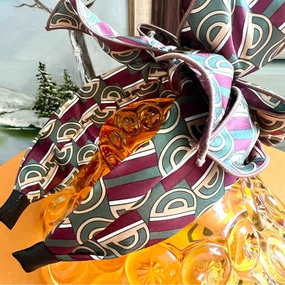 New! The “Margo” Art Deco Print Silk Wired Bow Stunning Structure Headba… - Picture 5 of 5